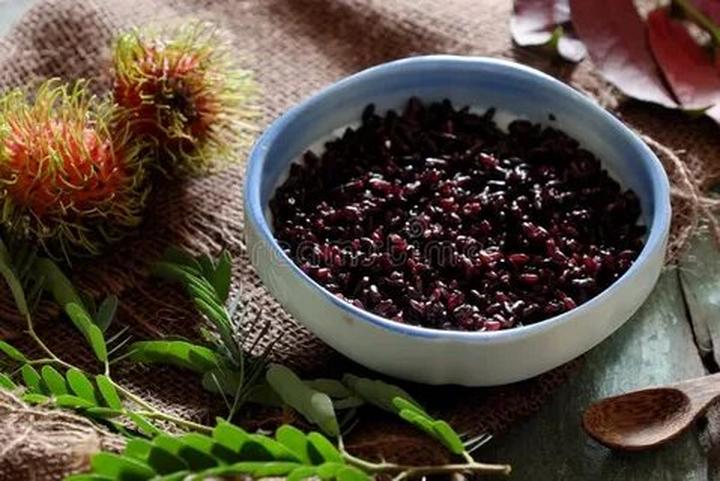 Từ Phụ nữ tuổi này dễ có 